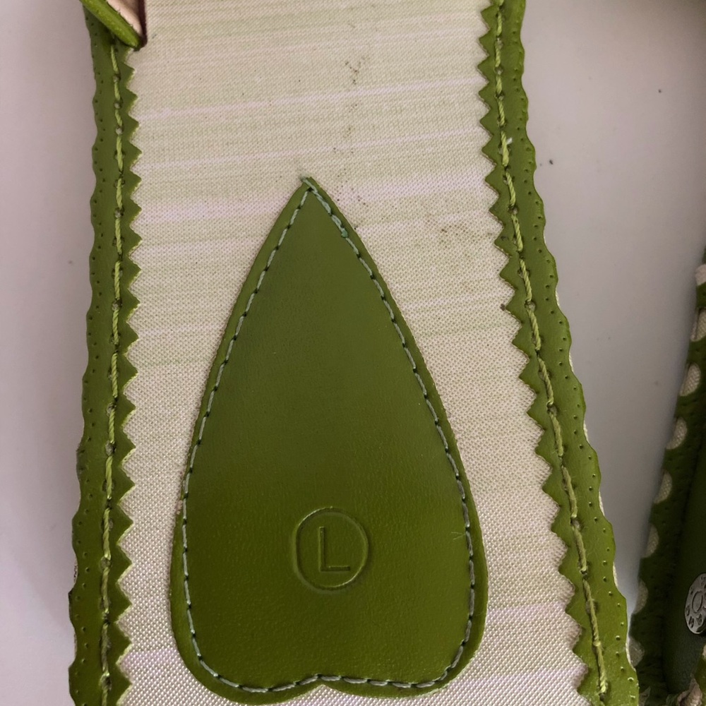 Unique Oriental Flare Sandal - Picture 6 of 7